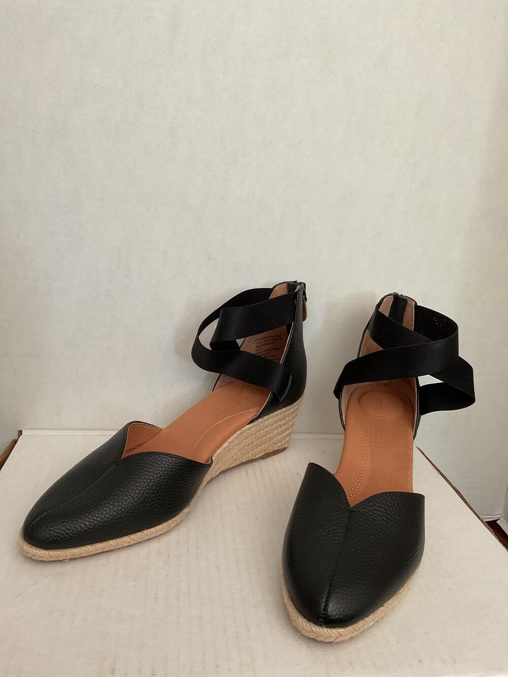 Gentle Soles, Kenneth Cole - Black Pebbled Leather Wedge Raffia Heels - 10M